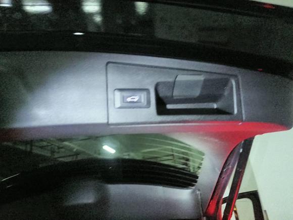 [上海·沪B] 二手凯迪拉克凯迪拉克XT42018款 28T 两驱技术型