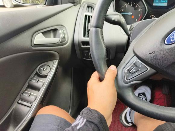 [南通·苏F] 二手福特福克斯2017款 两厢 1.6L 自动风尚型智行版