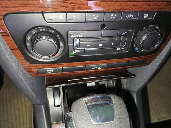 [深圳·粤B] 二手斯柯达明锐2013款 1.6L 自动逸俊版