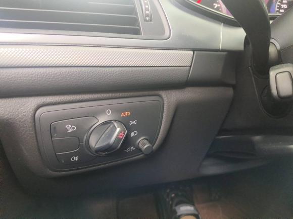 [深圳·粤B] 二手奥迪奥迪A6L2018款 30周年年型 35 TFSI 时尚型