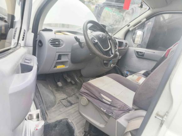 [嘉兴·浙F] 二手大通新途V802019款 2.5T经典款6挡手动厢式货车VAN短轴中顶2/3座