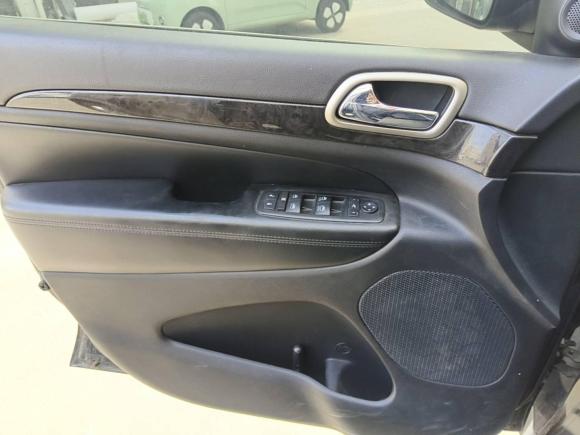 [青岛·鲁U] 二手Jeep大切诺基2011款 3.6L 舒适版