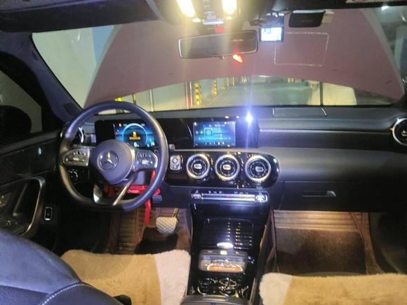 [西安·陕A] 二手奔驰奔驰A级2020款 A 180 L 运动轿车