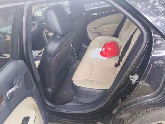 [上海·沪D] 二手克莱斯勒克莱斯勒300C2016款 3.0L 超越版