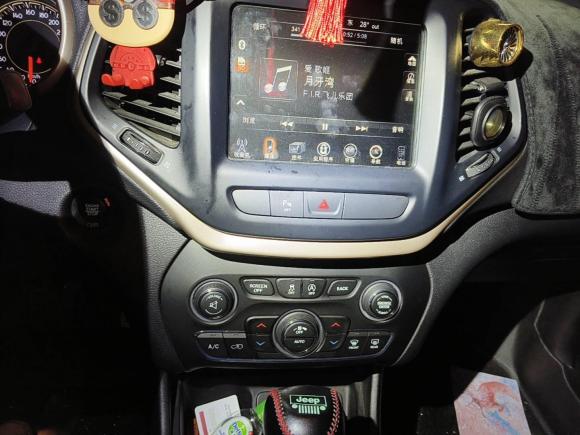 [武汉·鄂A] 二手Jeep自由光2017款 2.0L 优越版