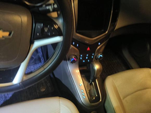 [武汉·鄂A] 二手雪佛兰科鲁兹2015款 1.5L 经典 SE AT