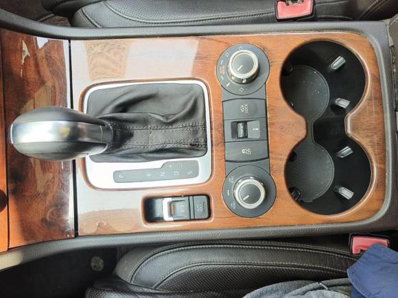 [西安·陕A] 二手大众途锐2011款 3.0TSI 舒适型