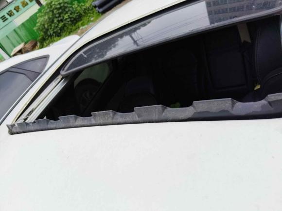 [广州·桂N] 二手奔驰奔驰C级2016款 C 200 运动版