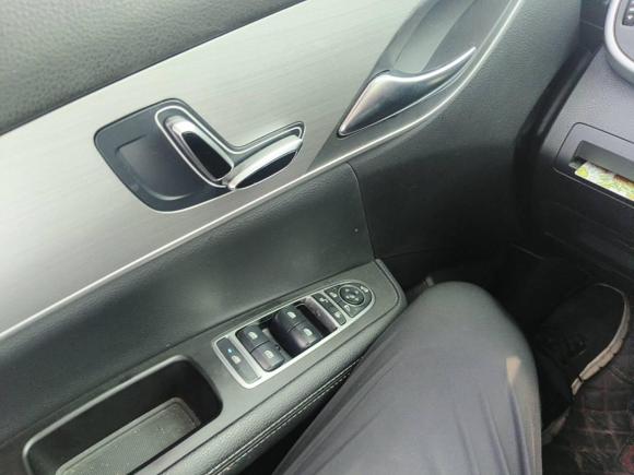 [上海·皖P] 二手比亚迪宋MAX2021款 升级版 1.5T 自动尊贵型 6座