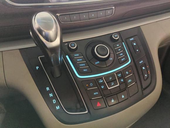 [广州·粤A] 二手别克别克GL82015款 2.4L 豪华商务尊享版