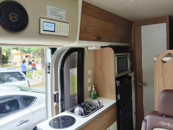 [广州·粤E] 二手上汽大通MAXUS上汽大通MAXUS V90房车2021款 2.0T旅行家V90自行式B型房车豪华版横床