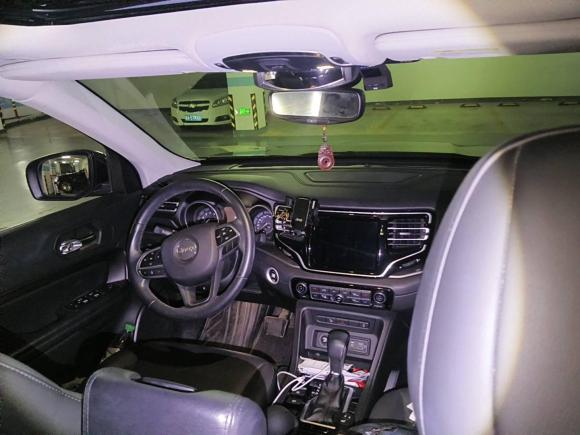 [杭州·浙A] 二手Jeep指挥官2018款 2.0T 两驱乐享版 国V