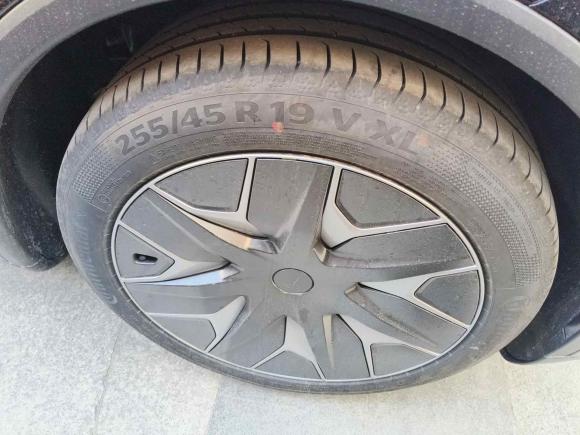 [上海·沪B] 二手特斯拉Model Y L2025款 长续航全轮驱动版