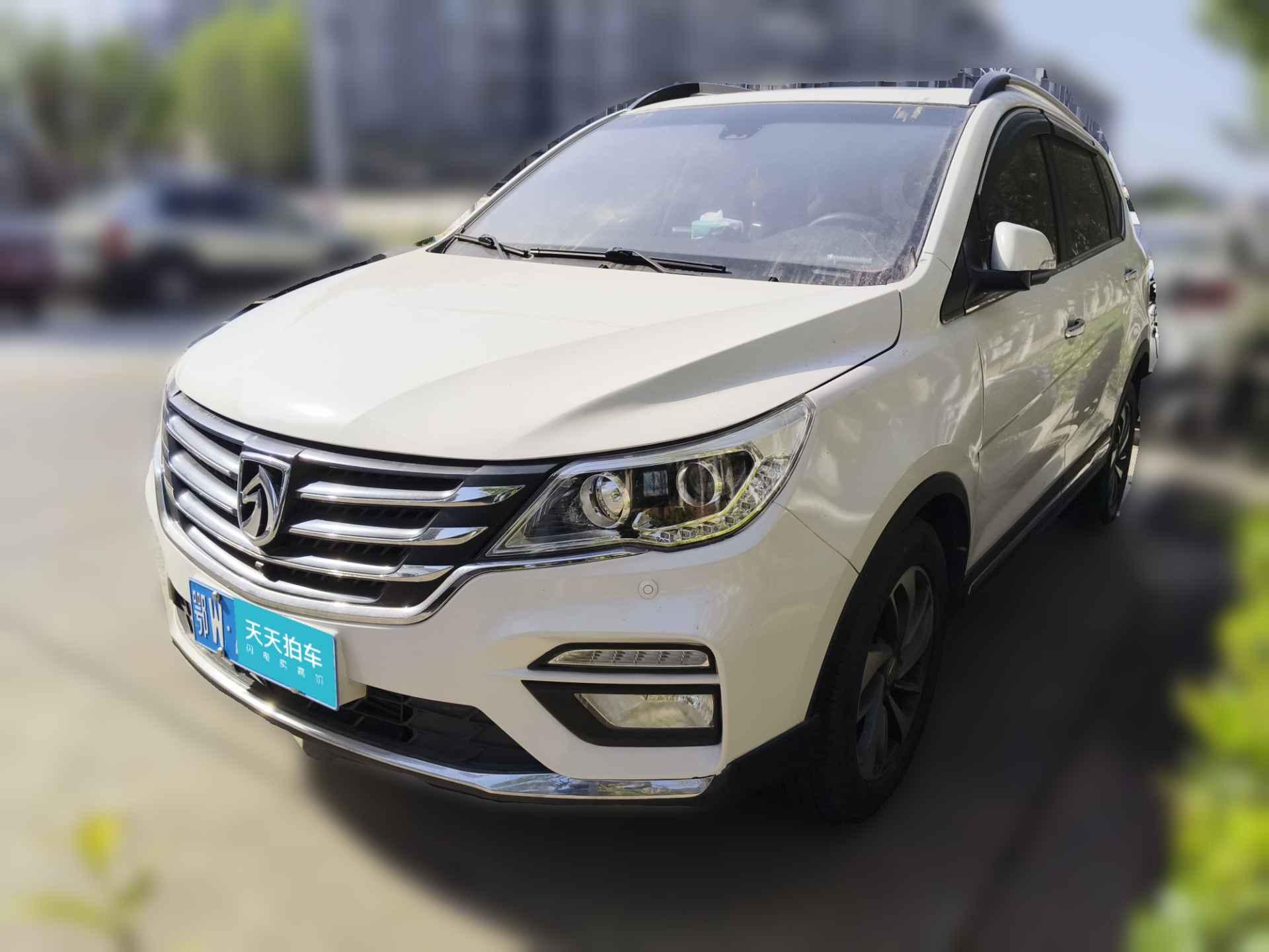 [武汉·鄂W] 宝骏宝骏5602017款 1.5T DCT旗舰型