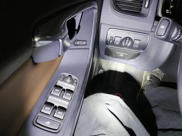 [上海·浙F] 二手沃尔沃沃尔沃S60插电式混动2018款 S60L E驱混动 T6进取版