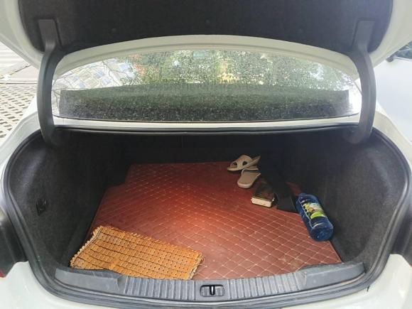 [成都·川A] 二手别克威朗2017款 三厢 15S 自动领先型