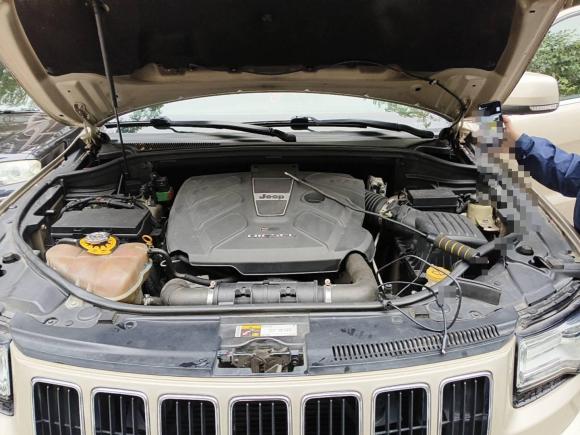 [成都·川A] 二手Jeep大切诺基2014款 3.0TD 柴油 舒享导航版