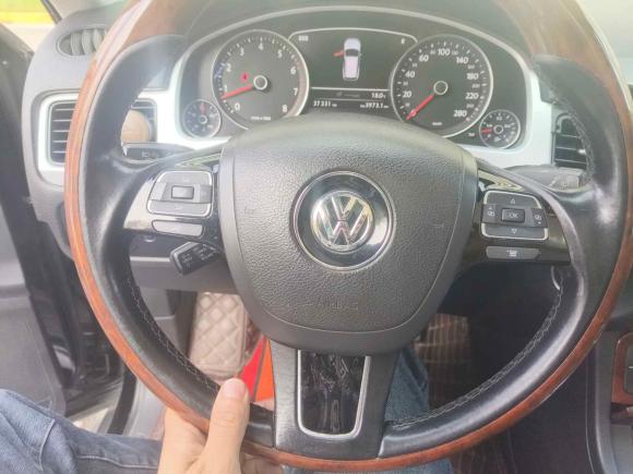 [南通·桂B] 二手大众途锐2011款 3.0TSI 豪华型