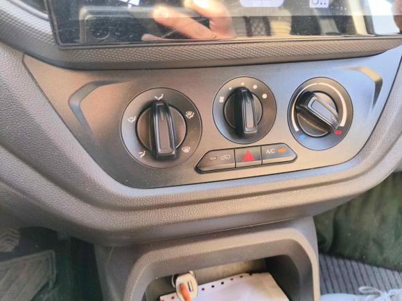 [上海·浙A] 二手五菱汽车五菱宏光V2021款 1.5L劲取版封窗车LAR