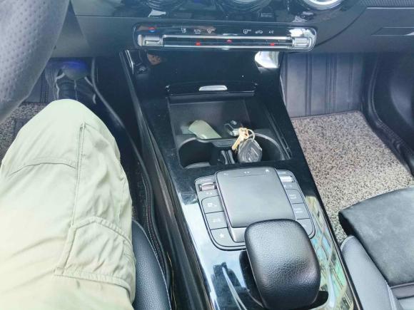 [杭州·闽A] 二手奔驰奔驰A级2020款 改款 A 200 L 运动轿车时尚型