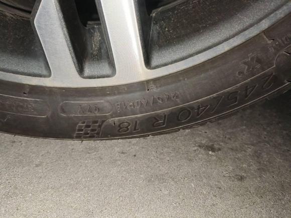 [无锡·苏B] 二手奥迪奥迪A4L2022款 40 TFSI 豪华动感型