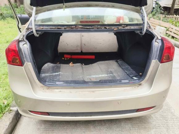 [上海·皖P] 二手别克凯越2013款 1.5L 自动经典型