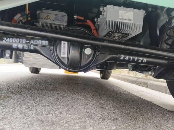 [上海·浙A] 二手奔腾奔腾小马2025款 222km 闪电马