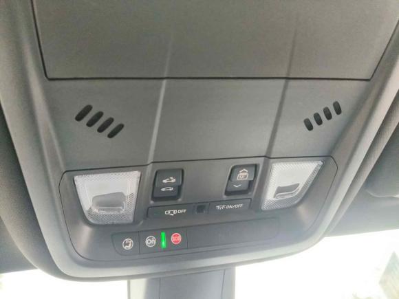 [武汉·鄂A] 二手凯迪拉克凯迪拉克XT62021款 2.0T 六座四驱豪华型