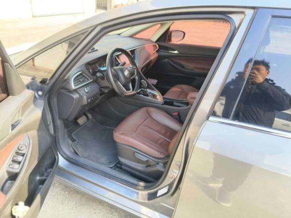 [上海·沪A] 二手别克别克GL62018款 18T 6座尊贵型