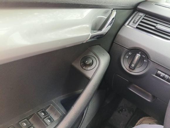 [广州·粤L] 二手斯柯达明锐2017款 1.6L 手动创行版