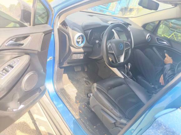 [苏州·苏E] 二手比亚迪元新能源2018款 EV360 智联炫酷型