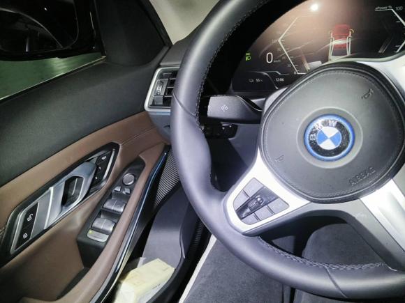 [上海·沪A] 二手宝马宝马i32022款 eDrive 35 L