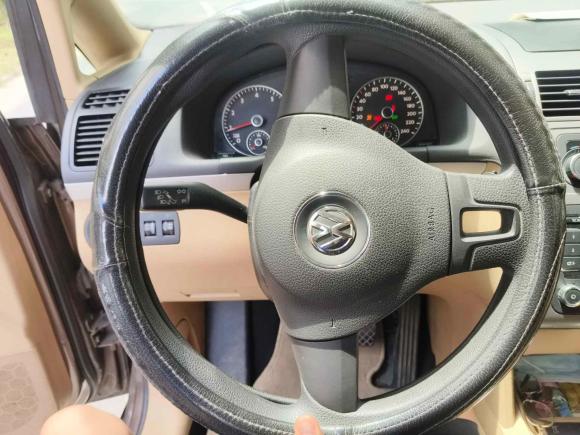 [上海·苏E] 二手大众途安2011款 1.4T DSG智雅版5座