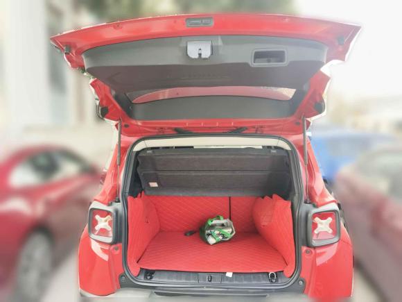 [南京·苏A] 二手Jeep自由侠2018款 互联大屏版 180T 自动劲能版