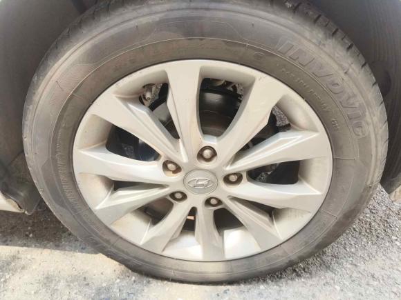 [南昌·沪C] 二手现代朗动2016款 1.6L 手动尊贵型