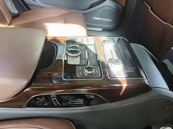 [上海·沪A] 二手奥迪奥迪A82014款 A8L 45 TFSI quattro豪华型