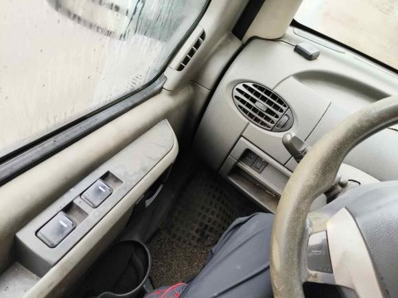 [义乌·浙G] 二手上汽大通MAXUS新途V802014款 2.5T 傲运通短轴中顶