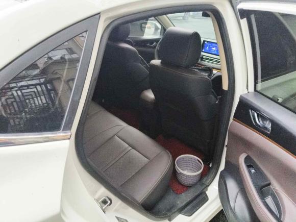 [成都·川K] 二手长安逸动DT2018款 1.6L 手动智享型