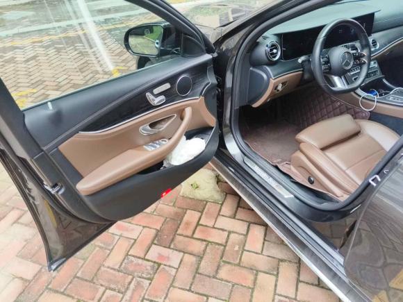 [无锡·苏B] 二手奔驰奔驰E级2022款 改款 E 300 L 运动时尚型