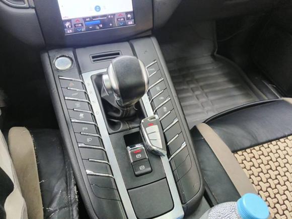 [上海·陕G] 二手众泰众泰SR92017款 2.0T 自动极致之光版