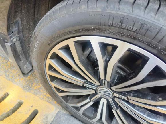 [苏州·苏E] 二手大众辉昂2018款 改款 380TSI 两驱商务版