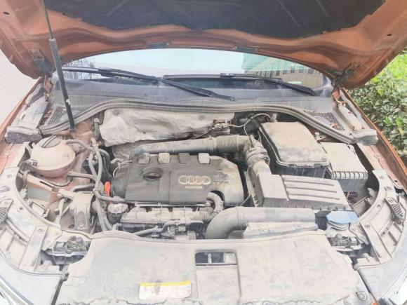 [济南·鲁A] 二手奥迪奥迪Q32015款 35 TFSI 舒适型