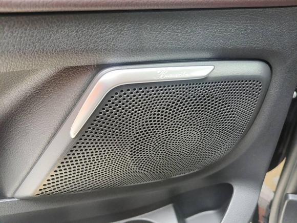 [深圳·粤B] 二手奔驰奔驰V级2022款 V 260 尊贵版