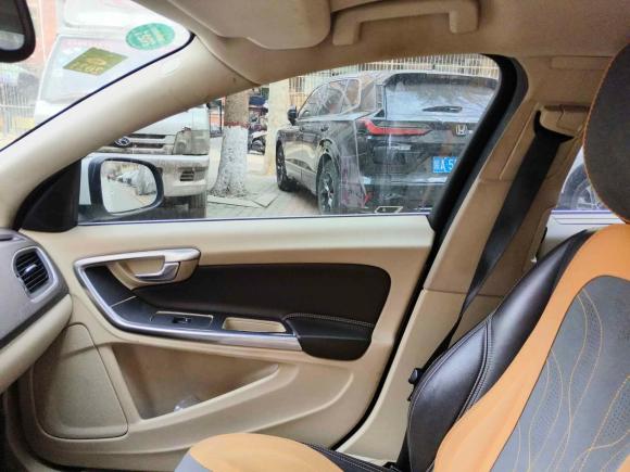 [西安·陕U] 二手沃尔沃沃尔沃S602014款 S60L T5 智驭版