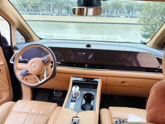 [上海·沪A] 二手岚图汽车岚图梦想家2022款 0碳版 想+智驾续航包 605km