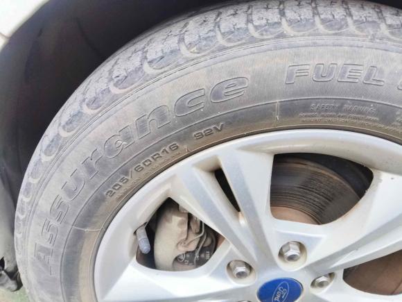 [武汉·鄂A] 二手福特福克斯2012款 三厢 1.6L 自动风尚型