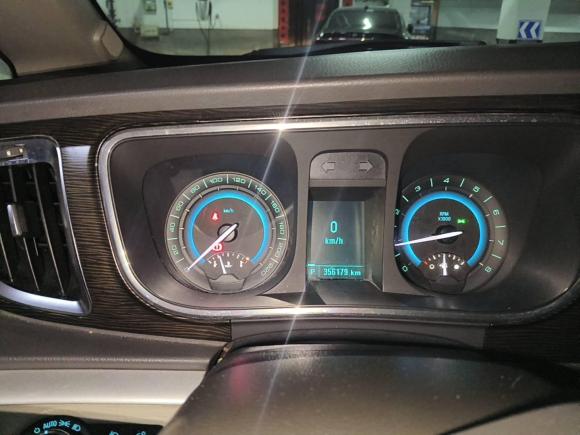 [杭州·浙A] 二手别克别克GL82013款 2.4L CT豪华商务舒适版