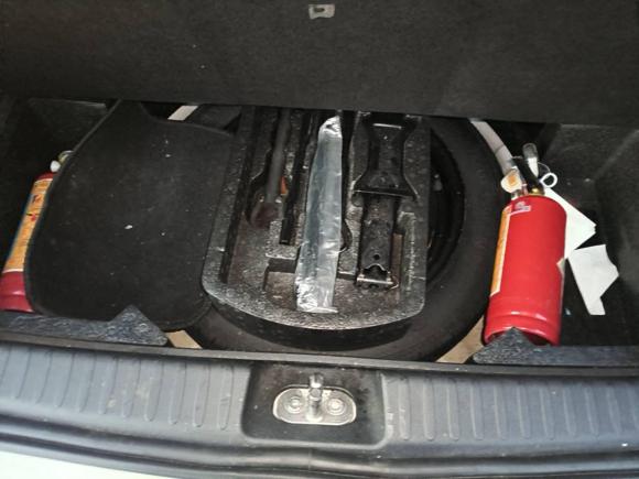 [苏州·苏E] 二手奔腾奔腾X402017款 1.6L 自动豪华型