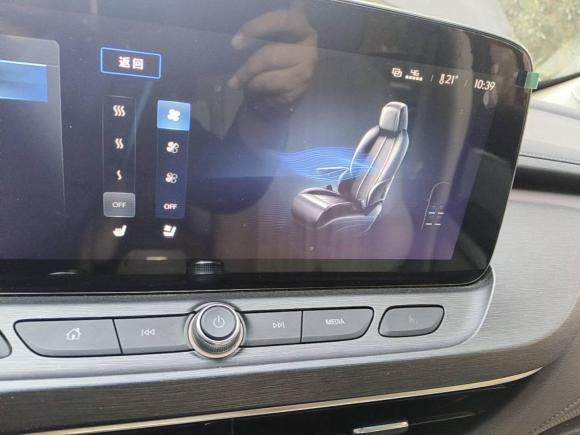 [上海·鲁B] 二手别克别克GL82023款 陆上公务舱 尊贵型