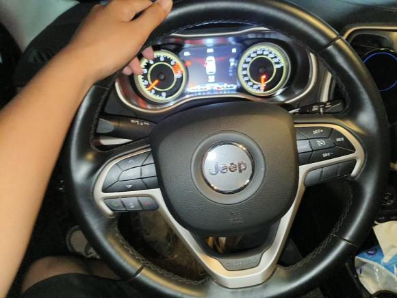 [上海·沪B] 二手Jeep自由光2017款 2.4L 领先智能版